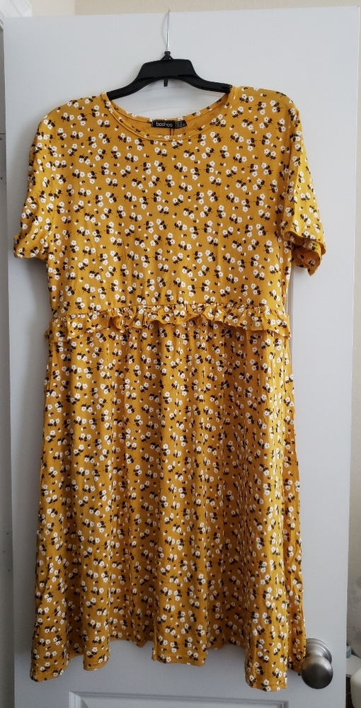 Boohoo Ditsy Floral Smock Dress